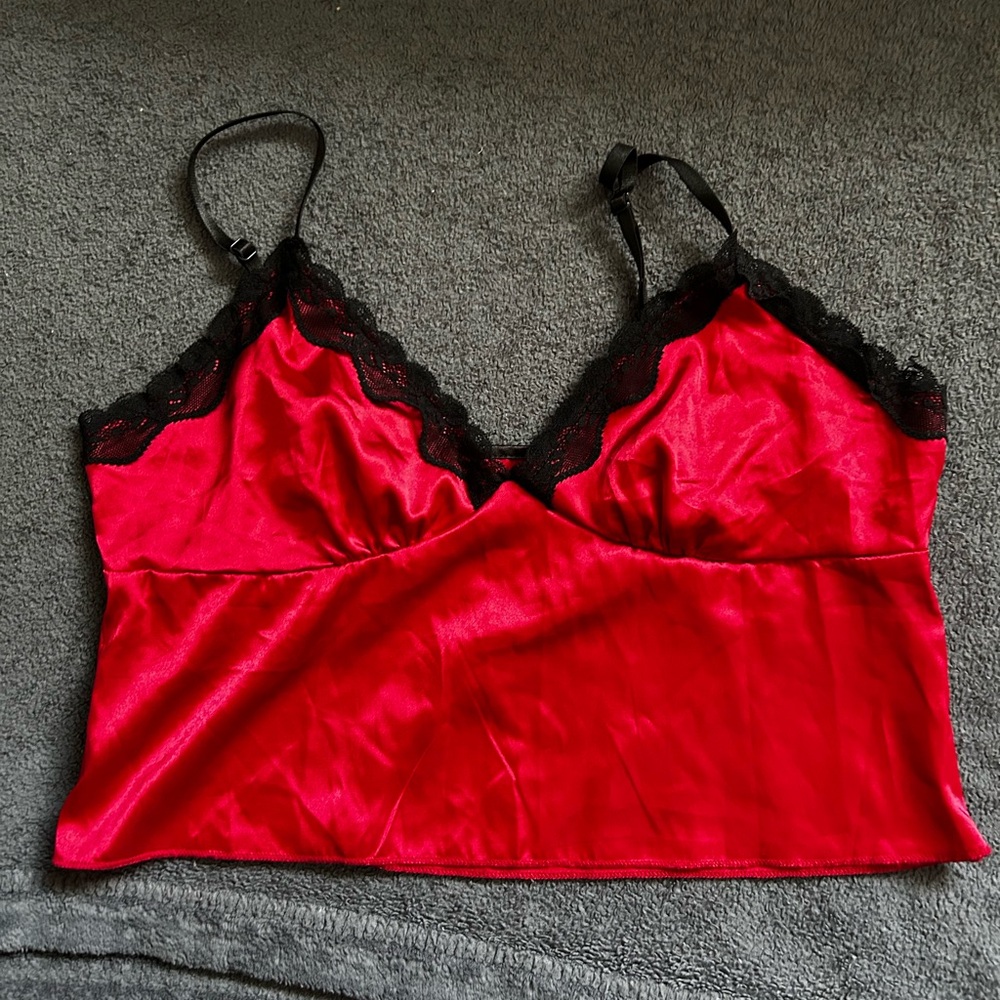 SHEIN Red and Black Lace Trim Crop Top